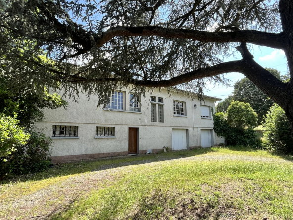 Grande maison T5/6 proche du centre.