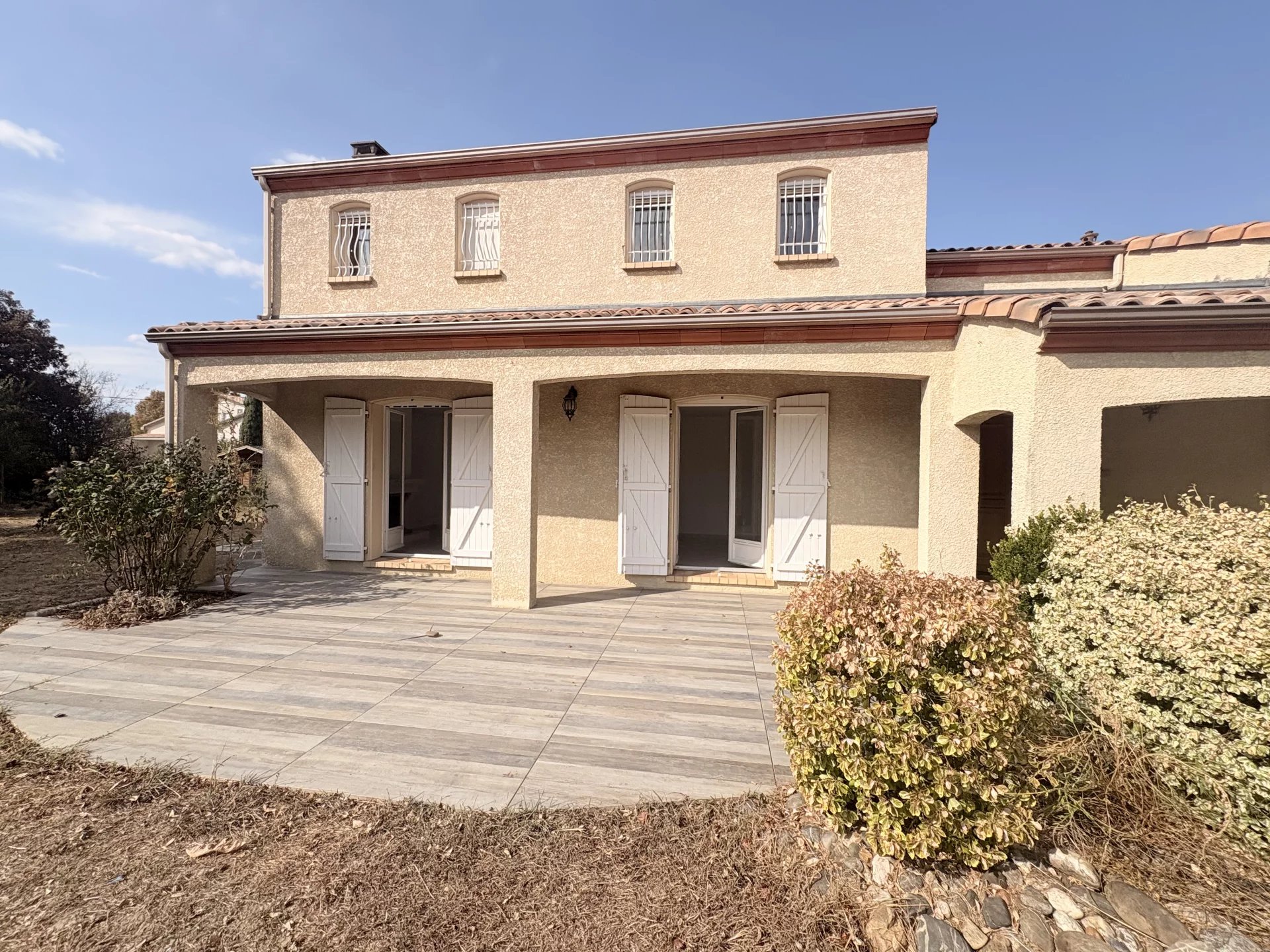 Location maison T6 La Salvetat Saint Gilles