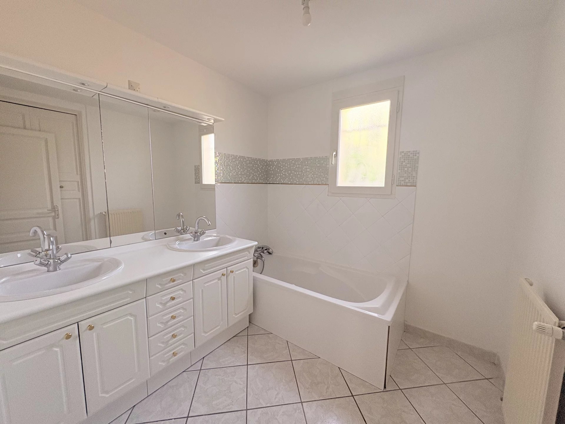 Location maison T6 La Salvetat Saint Gilles