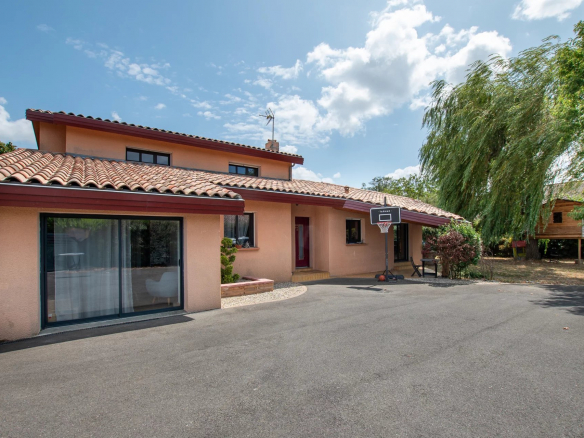 CUGNAUX - MAISON T6/7