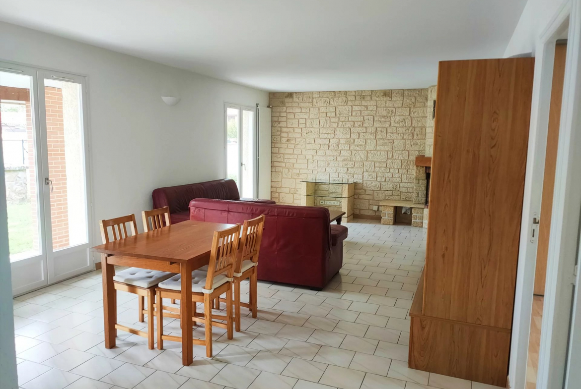 Location Maison T5 meublée - Salvetat st Gilles