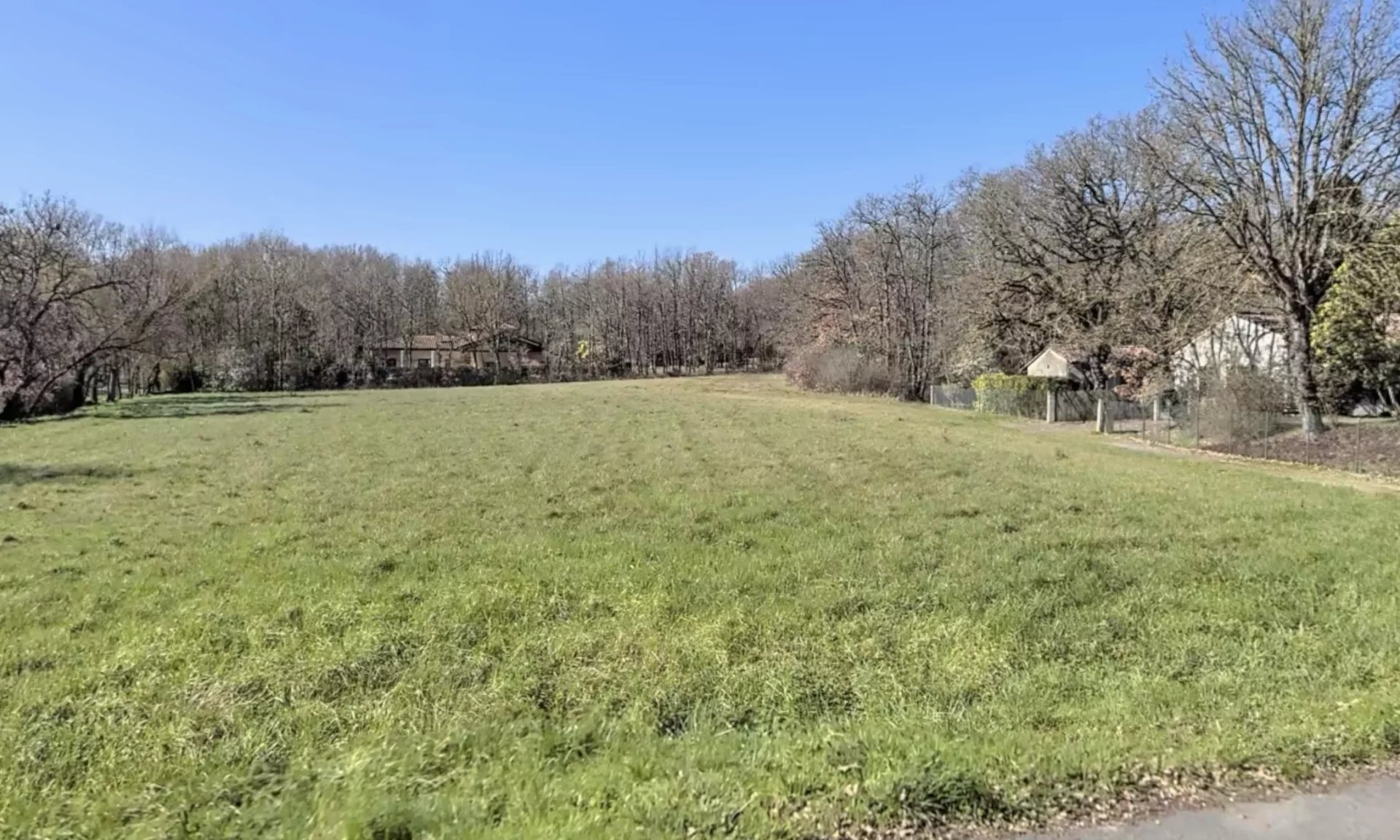 LA SALVETAT SAINT GILLES - TERRAIN 835 M2