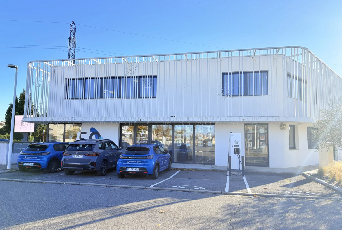Location Bureau 68m2 - La Salvetat - St - Gilles