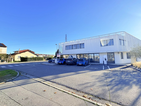 Location Bureau 68m2 - La Salvetat - St - Gilles