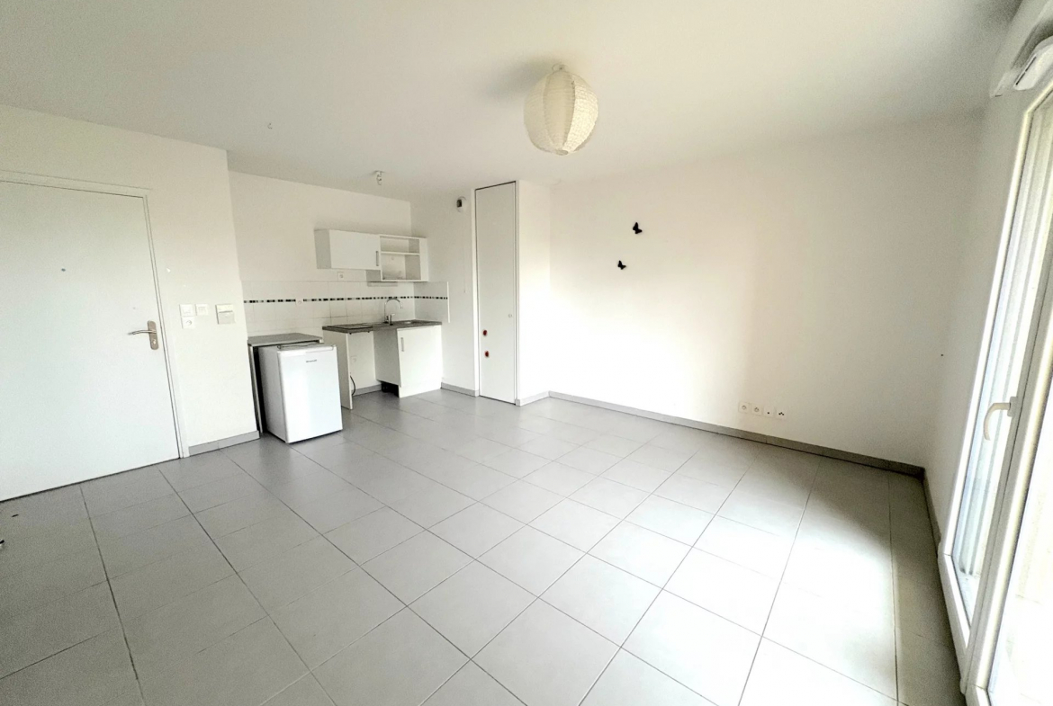 LA SALVETAT ST GILLES - Appart T2 avec balcon et parking