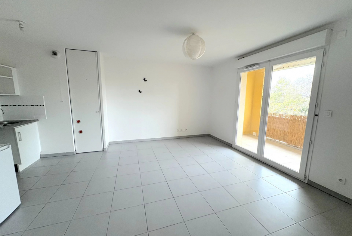 LA SALVETAT ST GILLES - Appart T2 avec balcon et parking