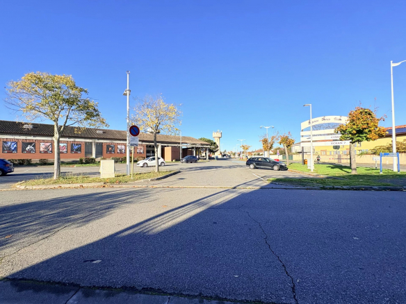 Location Bureau 68m2 - La Salvetat - St - Gilles