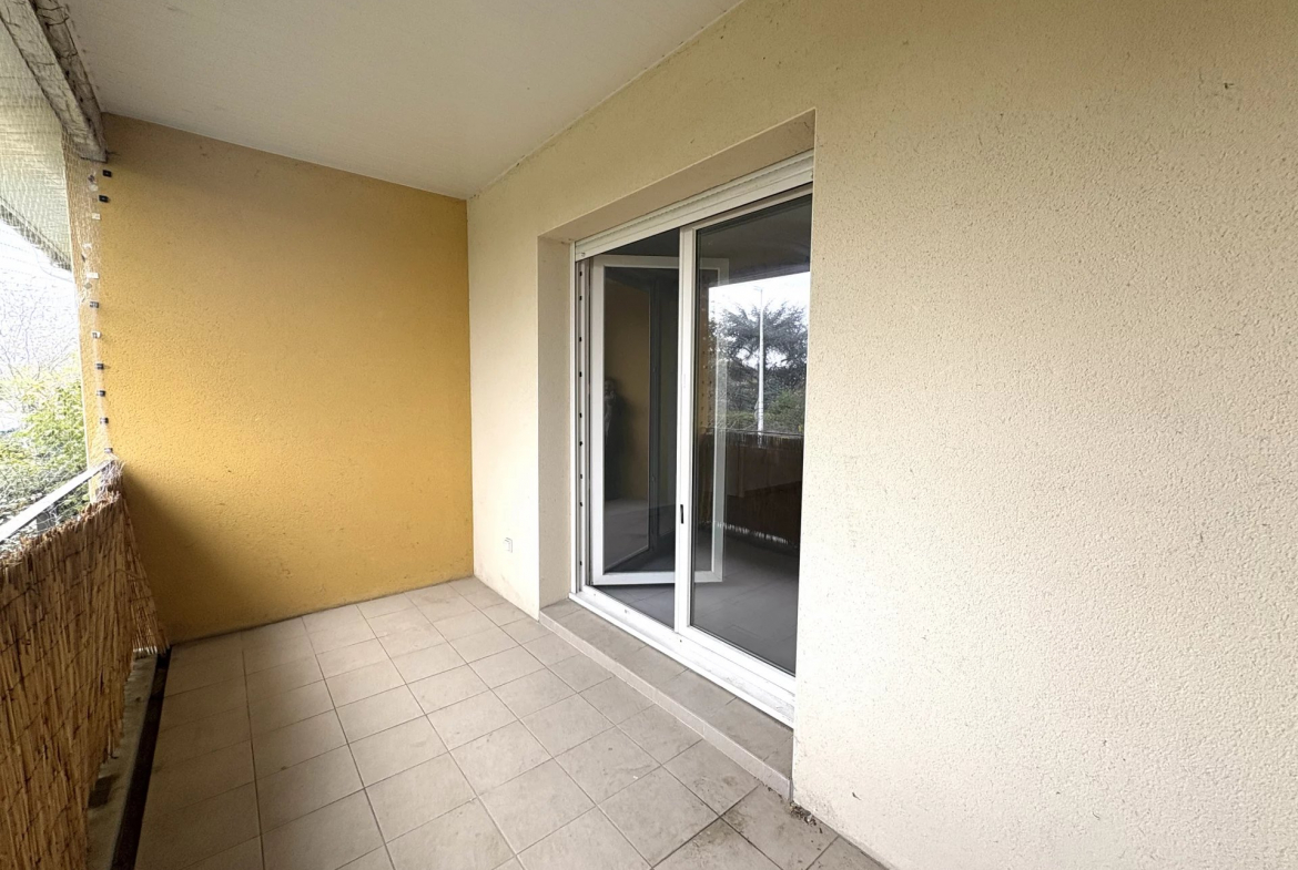 LA SALVETAT ST GILLES - Appart T2 avec balcon et parking