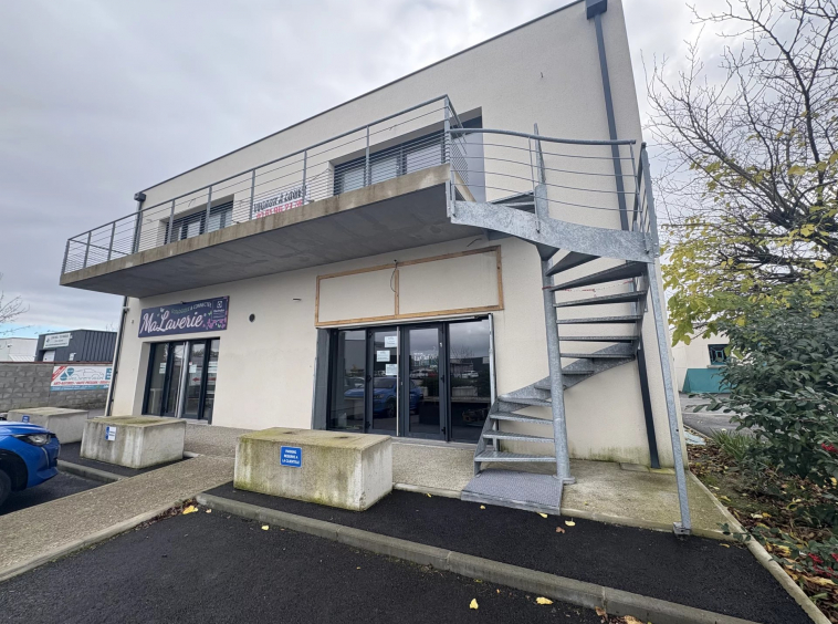 Location - Local commercial - Salvetat-st-gilles