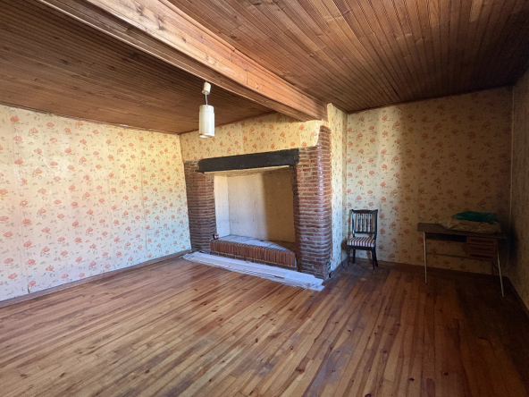 LEGUEVIN - MAISON DE VILLE T3