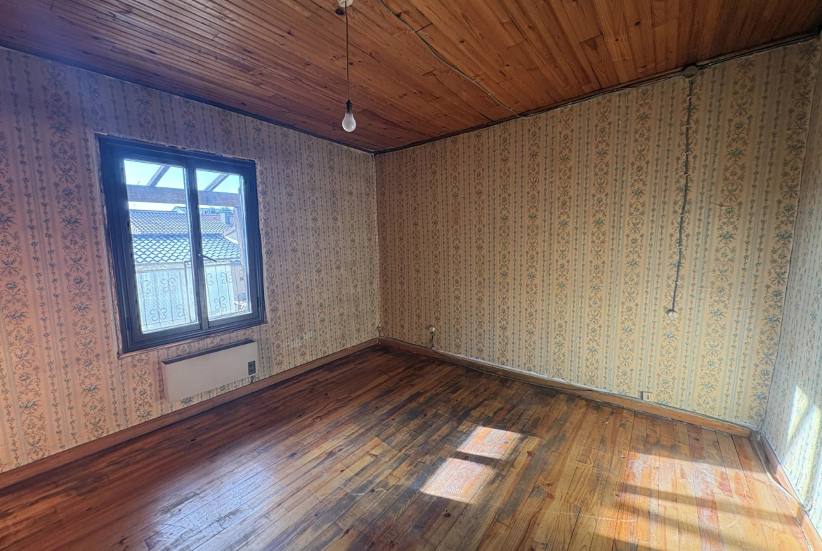 LEGUEVIN - MAISON DE VILLE T3