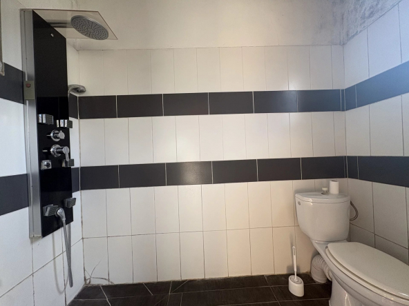 LEGUEVIN - MAISON DE VILLE T3