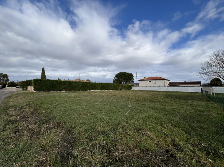 La SALVETAT-SAINT-GILLES - TERRAIN