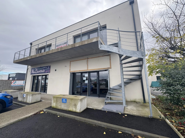 Location - Local commercial - Salvetat-st-gilles