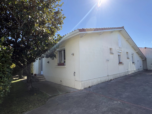 PLAISANCE DU TOUCH - MAISON T4/5 + STUDIO