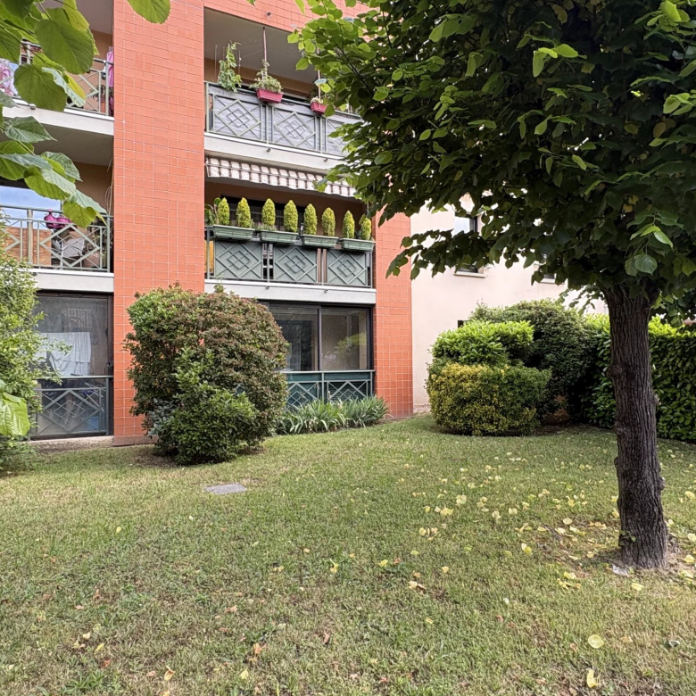 TOULOUSE SAINT-CYPRIEN - APPARTEMENT T4