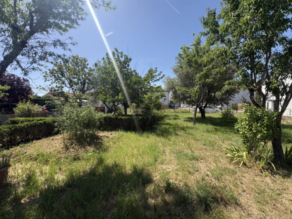 LA SALVETAT-SAINT-GILLES - TERRAIN