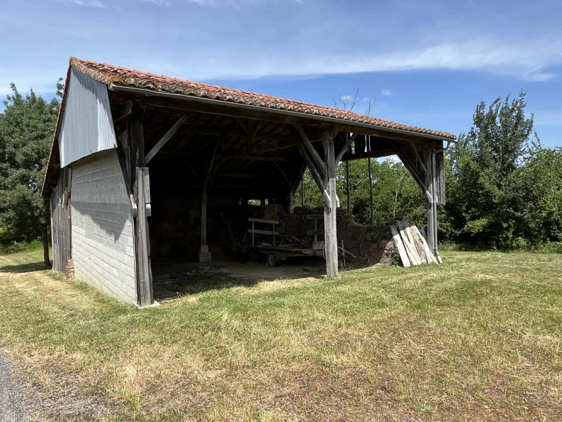 10 KM DE RIEUMES- FERME & GRANGE