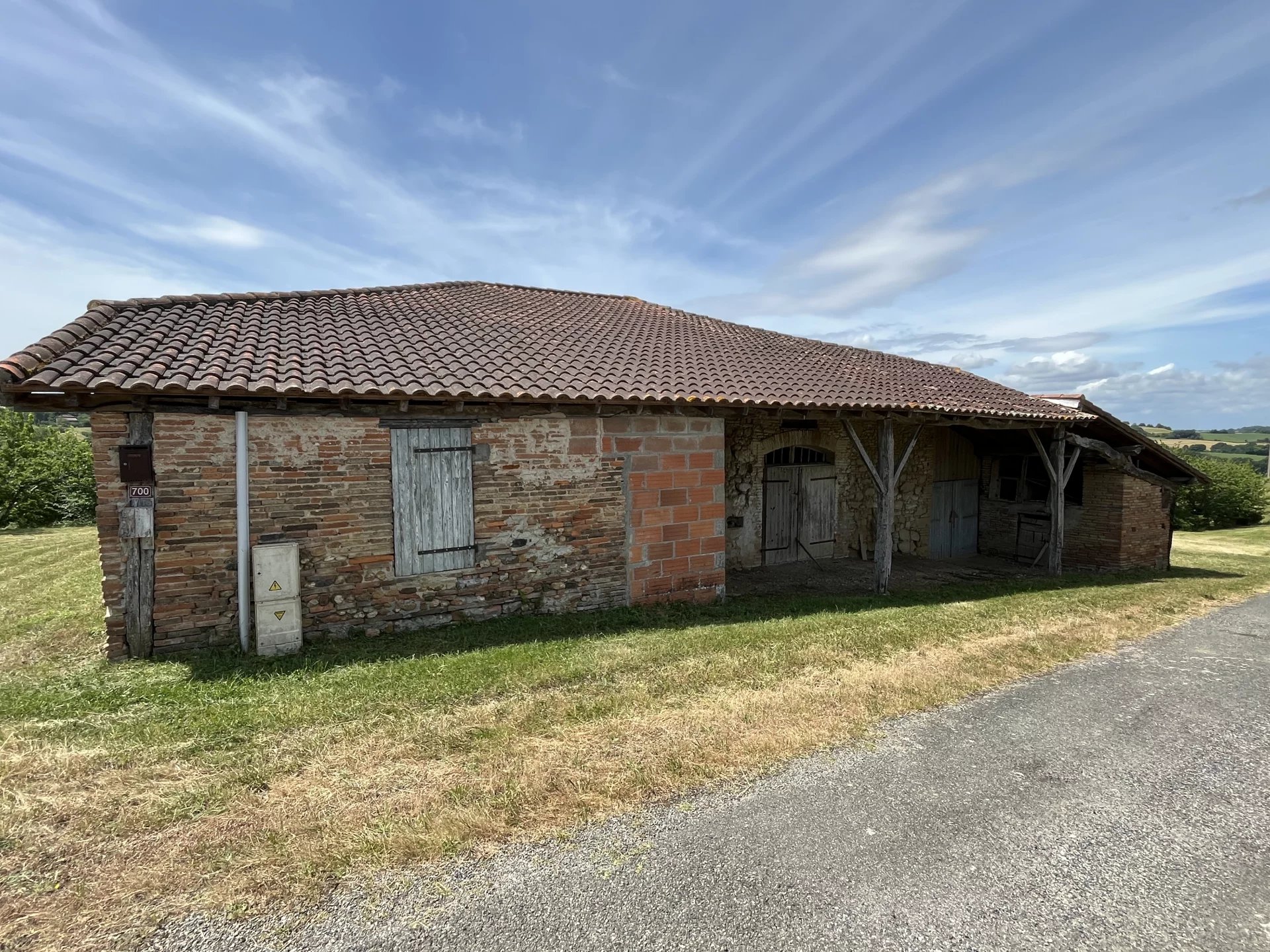 10 KM DE RIEUMES- FERME & GRANGE