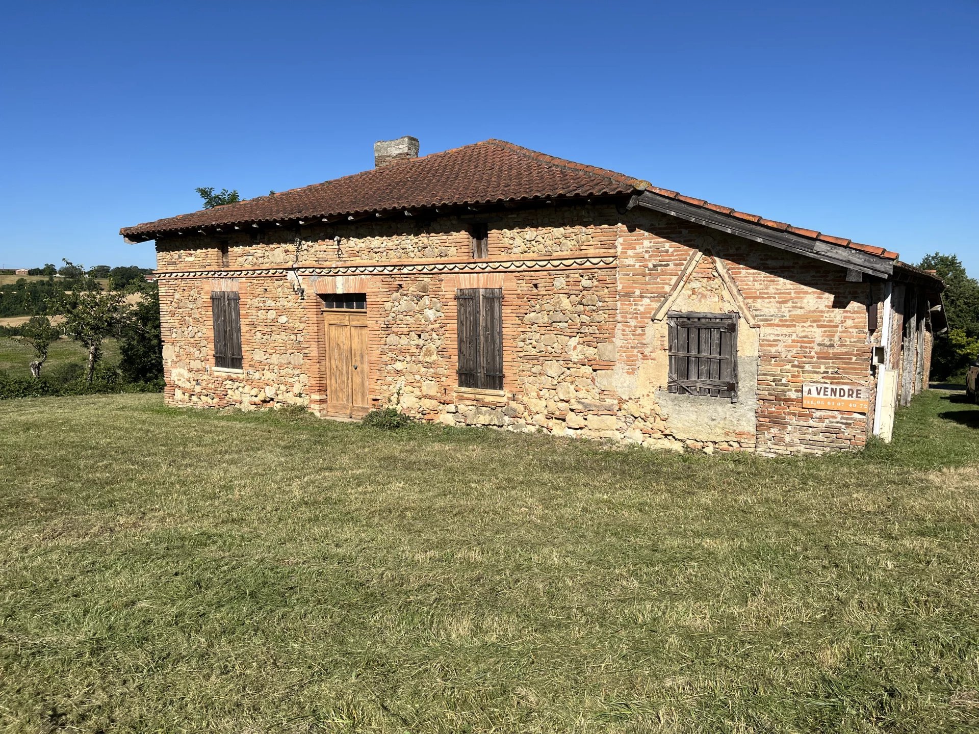 10 KM DE RIEUMES- FERME & GRANGE