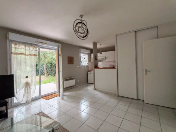 LA SALVETAT-SAINT-GILLES - APPARTEMENT T2