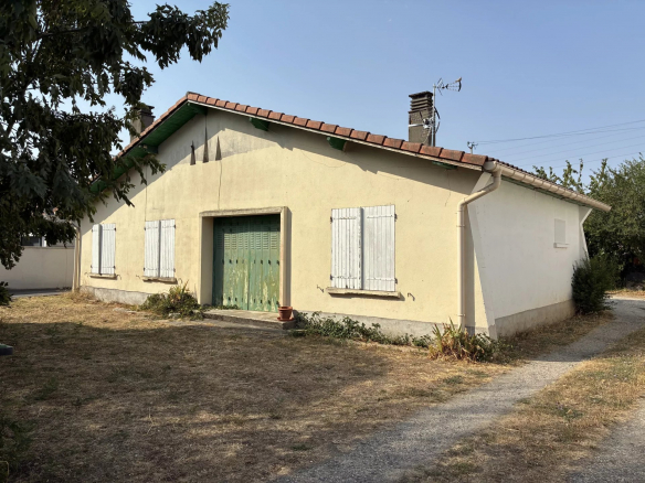 VILLA NON MITOYENNE LOUEE