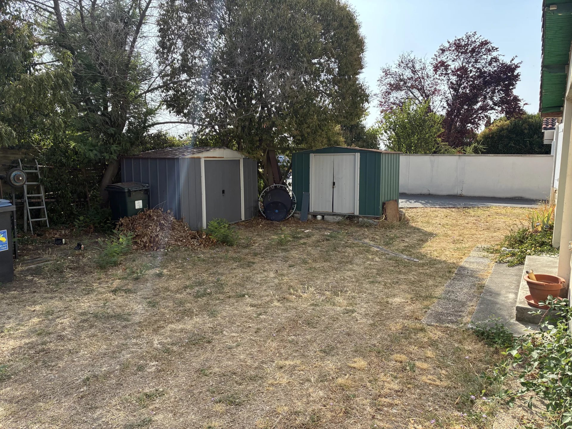 VILLA NON MITOYENNE LOUEE