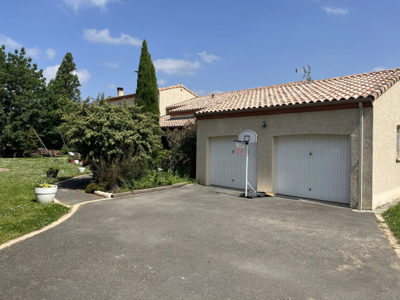 Location maison T6 La Salvetat Saint Gilles
