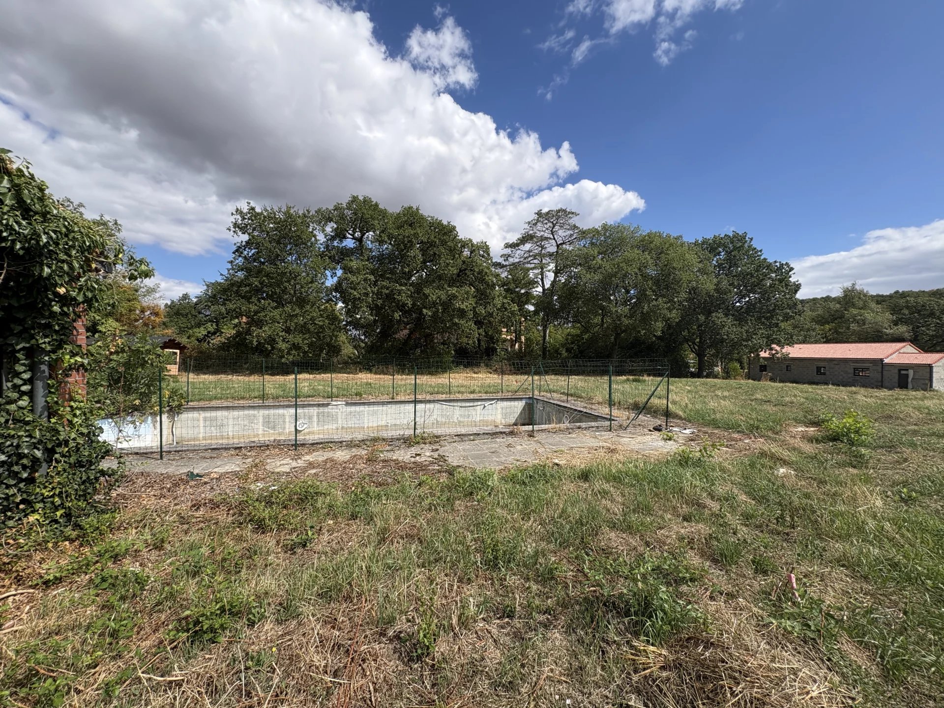 BONREPOS SUR AUSSONNELLE - BATISSE A RENOVER