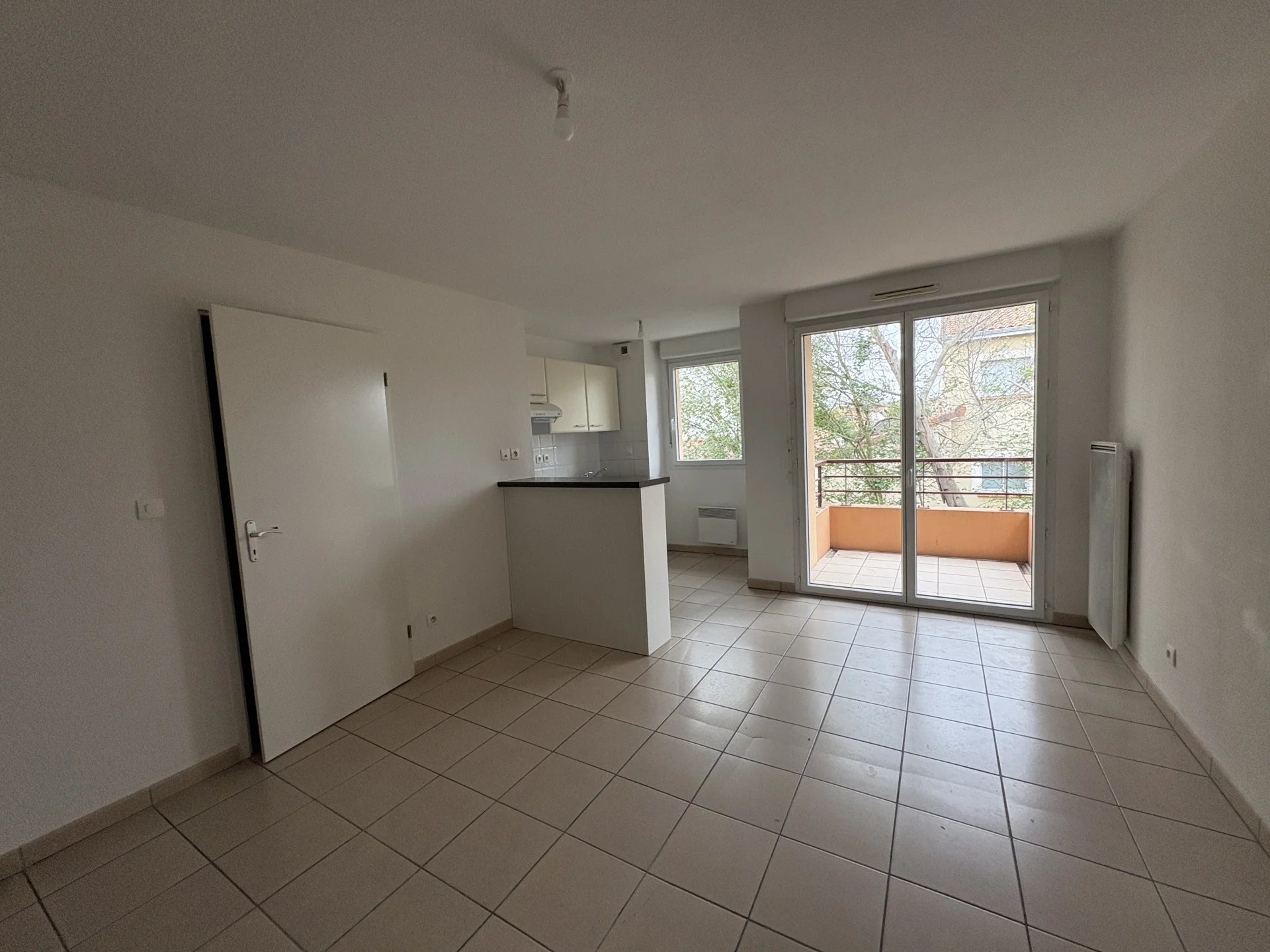 LA SALVETAT SAINT GILLES - APPARTEMENT  T2