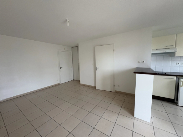 LA SALVETAT SAINT GILLES - APPARTEMENT  T2