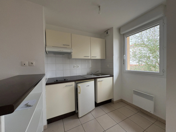 LA SALVETAT SAINT GILLES - APPARTEMENT  T2
